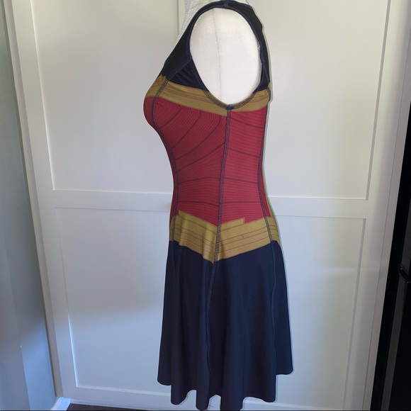 Wonder Woman Reversible Ltd. Edition Dress XS - Picture 10 of 16